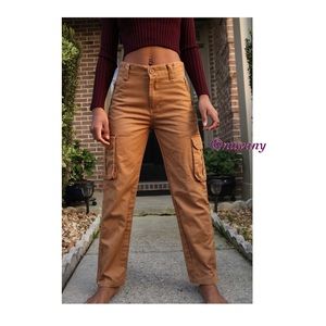 tan high waisted cargo pants 👜
